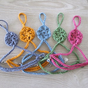 Star Medallion Finger Loop Bracelet Crochet Pattern PDF Crochet Pattern image 4