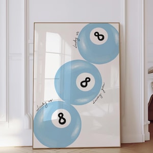 Lucky 8 Ball Wall Art Vintage Pool Ball Print Jasnoniebieski plakat Pool Ball Retro ręcznie rysowany plakat do pokoju w akademiku Modne wydruki cyfrowe