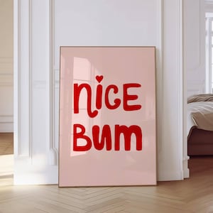 "Nice Bum Trendy Badezimmer Druck College Badezimmer Kunst Lustig Rosa Zitat Dekor Lustige Toilette Wand Kunst Druck Digitaler Download Badezimmerschild."