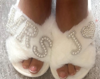 Personalised Bride custom MRS slippers |white fur | fluffy  pearl embellished  | bride to be | wedding | hen party | bride gift |