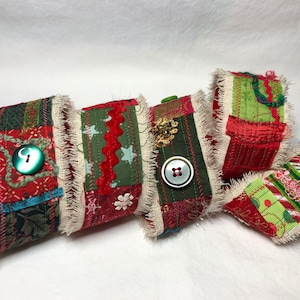 Boho Canvas Belt, Christmas Belt, Green and Red Textile Art Belt, Patchwork Fabric Belt, OOAK Belt, D Ring Fabric Canvas Belt