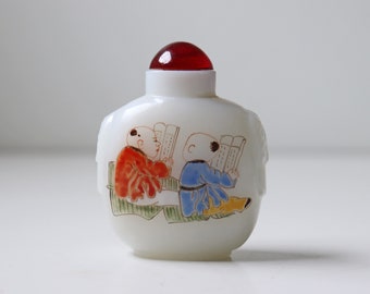 Chinese Milk Glass Snuff Bottle, Hand Painted with Boy with a Peach; Asian Collectible Gifts --[SB-28]