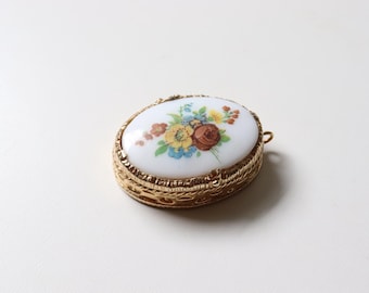 Mary Chess Vintage Solid Perfume Charm; Vanity Cosmetic Romantic Bohemian Style Necklace -[SB40]