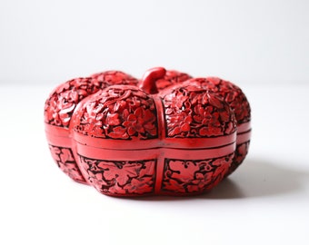Chinese Carved Cinnabar Pumpkin Shaped Storage Box; Red Cinnabar Trinket Box Jewelry Box; Hollywood Regency Asian Home Decor --[B1]]