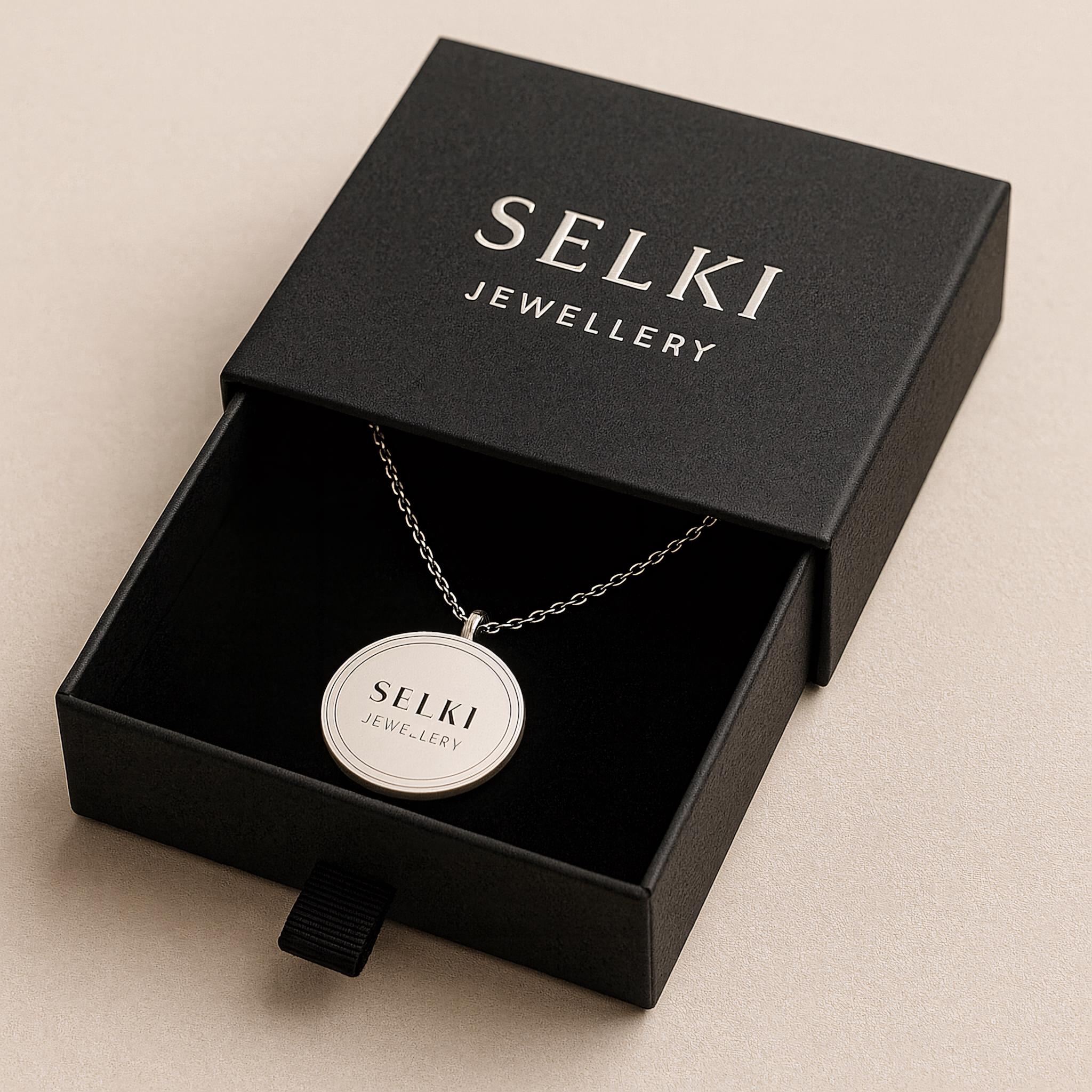 William Wallace Sterling Silver Necklace: Scottish Heritage