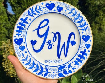 Assiette de mariage personnalisée avec initiales et date – peinte à la main