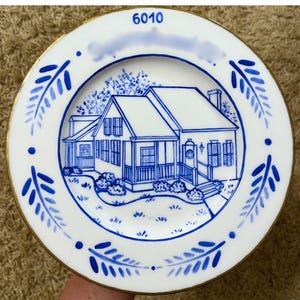 Custom House Portrait Plate – Hand-Painted Ceramic Platter from Photo, Unique Gift for Parents, New Home, or Housewarming Celebration