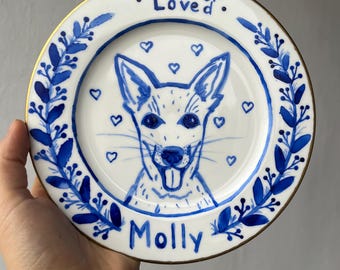 Hand-Painted Dog Portrait Ceramic Plate: Personalized Pet Memorial Wall Art