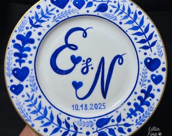 Assiette de mariage personnalisée - Initiales et date des fiançailles ou du mariage peintes à la main