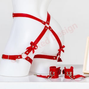Sexy Leather Strap Festival Harness Belt for Women, Open Butt Suspenders, Red Leg and Thigh Harness, Leather Waist Belt with Handcuffs