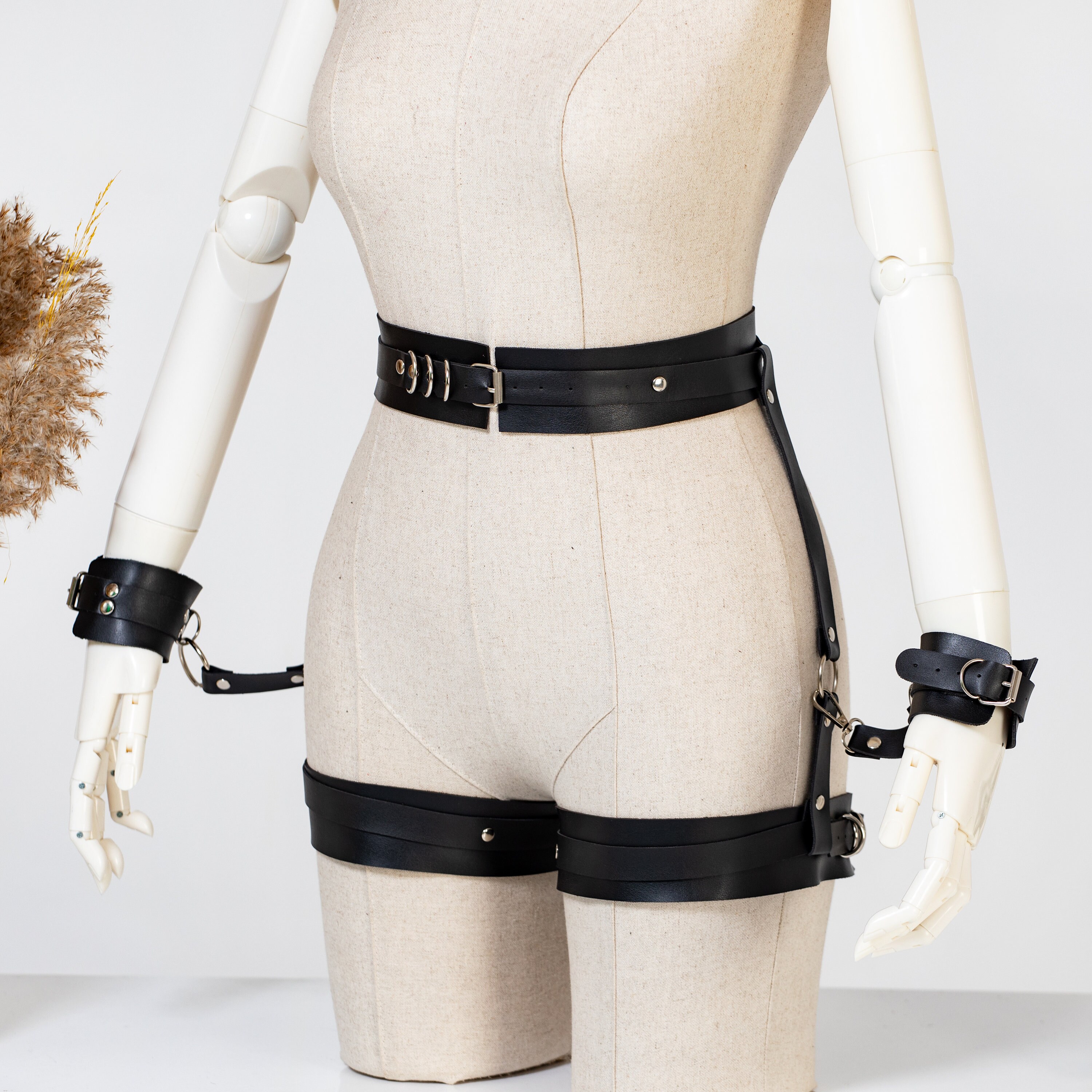 Leather Garter Belt With Thigh Harness, Leather Lingerie and  display picture 2