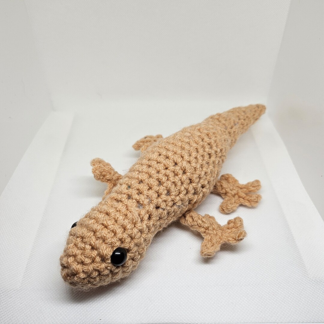 Crochet Gecko Amigurumi: Tan Acrylic Yarn Plush Toy (10 Inch) - Etsy