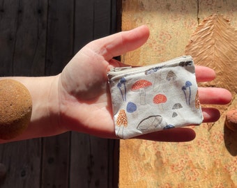 a tiny mushroom toadstool coin purse The Coin Collector forager mini zipper change pouch minimalist Flea Market cash fund purse nature