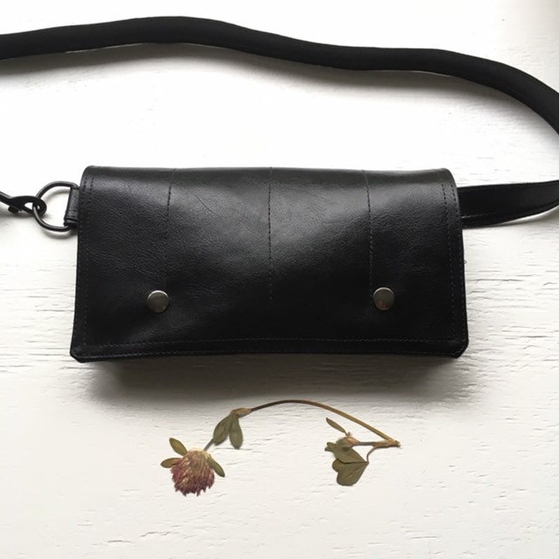 purses that go around your waist