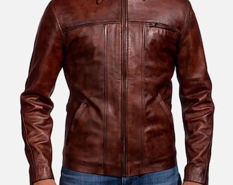 La giacca in pelle premium astratta marrone riflette il tuo design senza tempo, la massima maestria artigianale. Acquista subito la collezione uomo e donna! #giacchefirmate