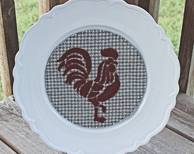 Red Rooster Wool Charger - Applique Chicken Farmhouse Pattern - Felted Wool Applique - Print Pattern