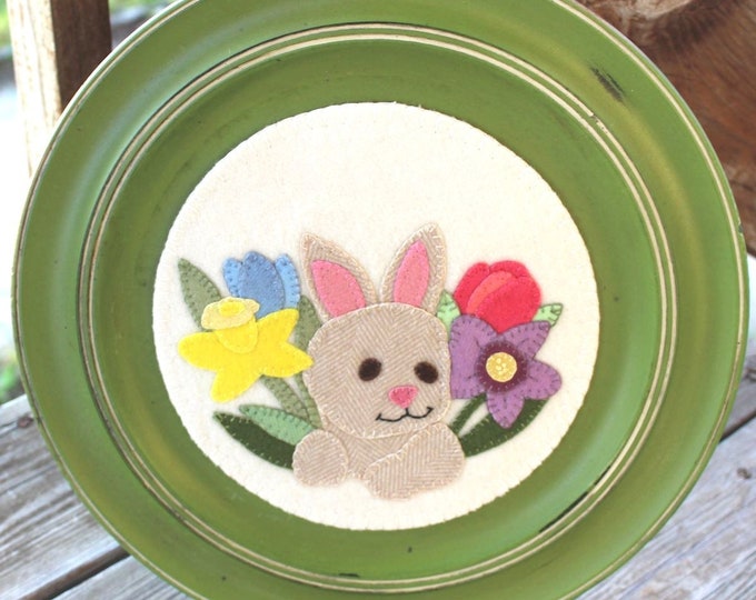 Bunny Love Wool Charger - Applique Spring Easter Pattern - Felted Wool Applique - Print Pattern