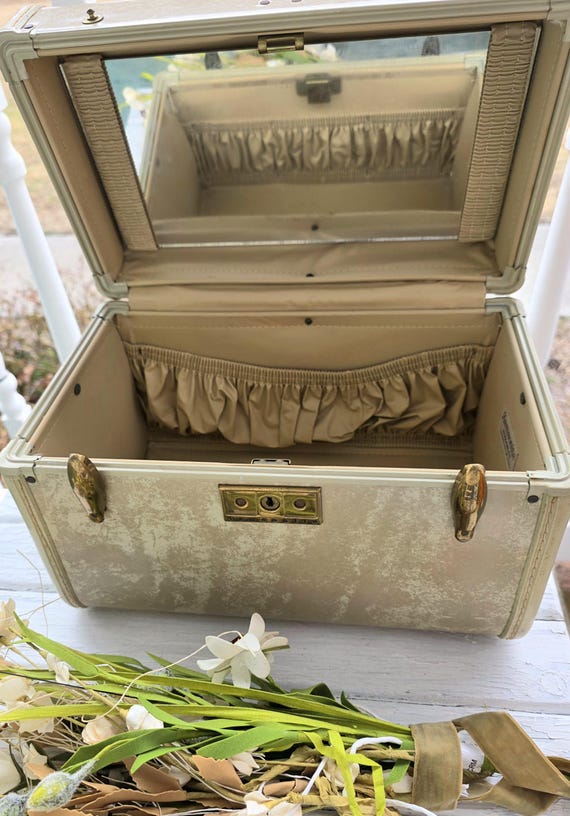 Vintage Samsonite Streamlite Train Case: Blonde T… - image 6