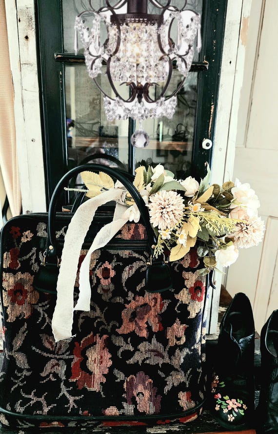 Vintage Carpet Bag: Beautiful Tapestry Mid-Century Carpet Bag