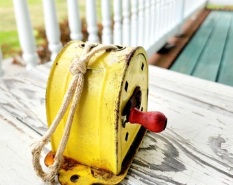 Vintage Mid Century Sweet Vintage Clothesline, She Liked To Hang Her Clothes Outside in the Fresh Air, Vintage Clothesline