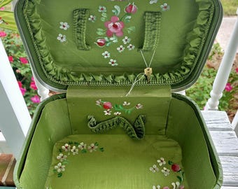 Vintage Train Case:  Floral Shabby Chic Decor