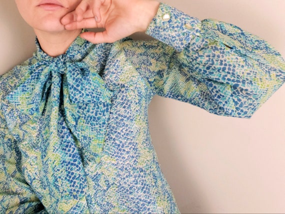 70s Sparkly Snake Print Blouse Pussy Bow Vintage P