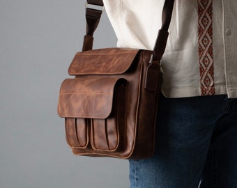 Full Grain Leather Messenger Bag - For 11 Inch tablets