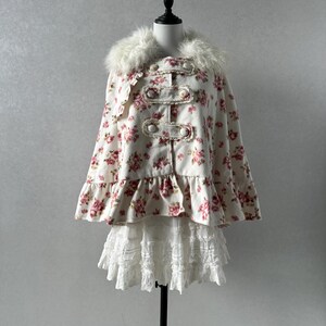 Capa con estampado floral blanco My Melody de Liz Lisa