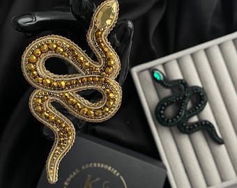 Gold Brooch snake. Halloween gift, beaded brooch in form of animal, gift for snake lover, gothic jewelry, black brooch for men