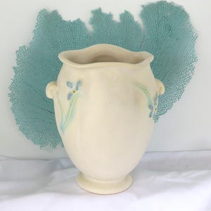Weller Pottery Cream with Blue Flowers Art Deco 1927-1935 Vase F5 &quot;Bouquet&quot; Pattern, 8 inches high by 6 inches wide, Vintage Weller Vase