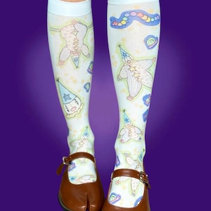 Calcetines hasta la rodilla con estampado de payaso vintage: estética circense caprichosa | Estilo Fairy Kei pastel Y2K