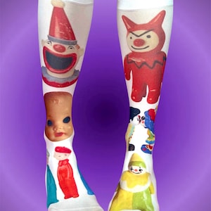 Alt Girl Clowncore Socks – dziwna estetyka lalki vintage, przerażające, słodkie podkolanówki Y2K, odważny prezent na imprezę i festiwalowy look