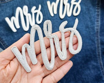 Mrs Ricamo Patch Iron on Script Sposa Mrs Giacca Velo / Sposa di essere ricamo di nozze addio al nubilato Mrs di essere Mrs Patch Mrs Decal