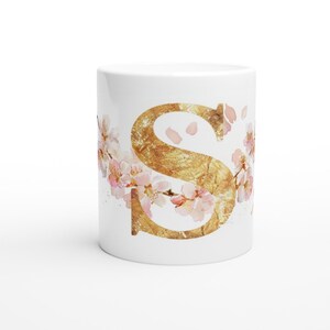 Caneca R dourada - 11 onças, iniciais, nome, iniciais douradas, presente para ela, presente de dama de honra, presente de dia das mães, café