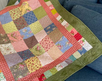 Patchwork babyquiltpatroon: eenvoudig bedelpakketontwerp (pdf)