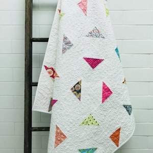 DIY Digital Download Gift, PDF Simple Triangle Baby Quilt, size 48 inch square, Modern baby room design image 5