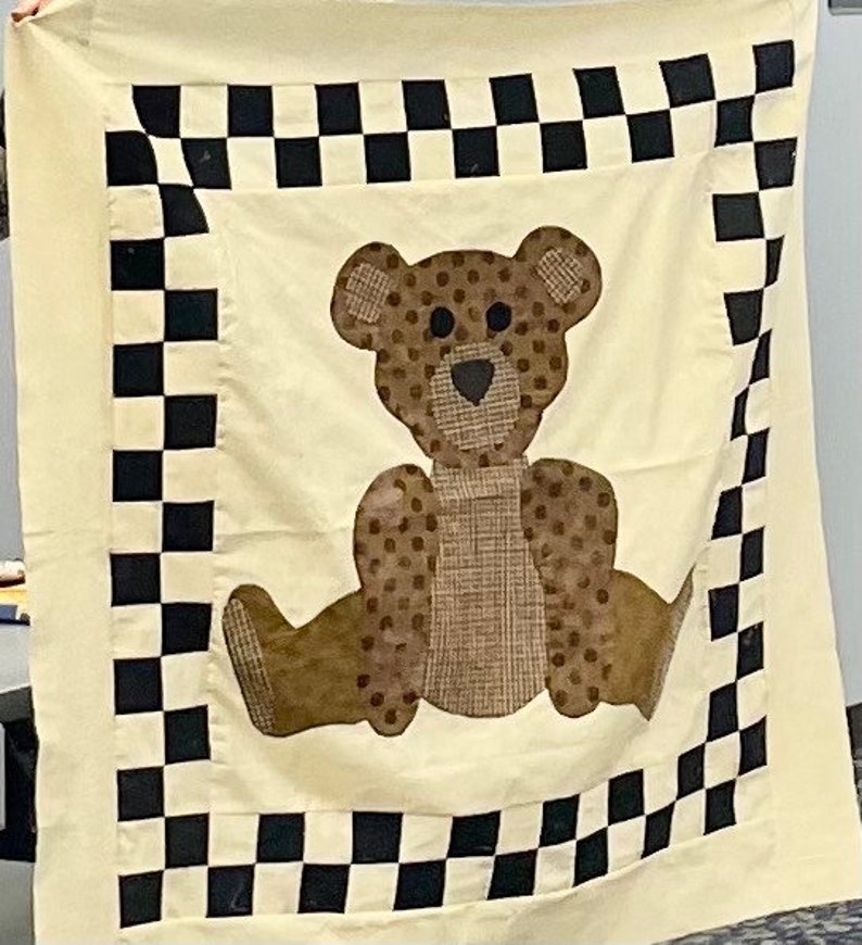 DIY Digital Download Gift, PDF Simple Baby Bear Applique' Quilt Pattern, Wall Hanging Size 46-inch Square, Full Size Templates Included zdjęcie 6