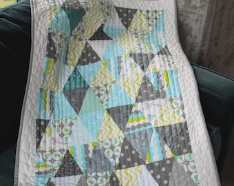 Triangle baby quilt pattern, modern wall size 23" x 35" for confident beginner, petina color