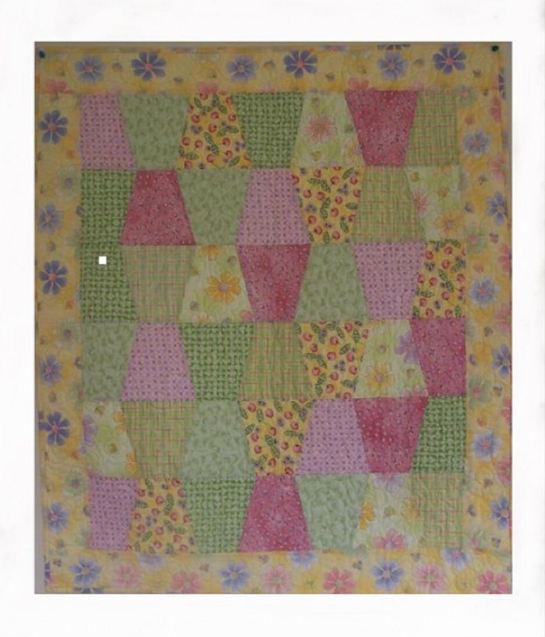 PDF Baby Quilt Pattern, Tumbler Quilt Blocks ,7 Fat Quarters, Size 36 x 43 Easy DIY Quilt Gift for Baby. image 2