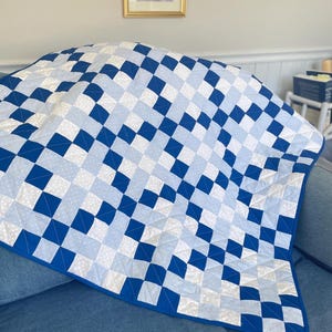 Dual Delight NINE-PATCH Quilt Anleitung DW3021 Größe 44" x 55" einfach und macht Spass