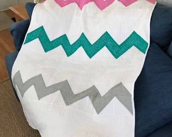 Handmade Quilt, Chevron style, Modern, size 41 x 47 inches, 100% Cotton, Machine washable, one of a kind.
