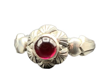 Art Deco Garnet ring in Sterling Silver, Rhodolite garnet, vintage die