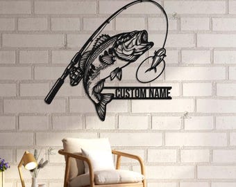 Letrero metálico personalizado con forma de lubina de boca grande, letrero con nombre para pesca de lubina, decoración para caña de pescar, arte de pared para casa de lago con temática de pesca, regalo para papá pescador, regalo para papá