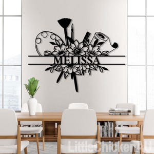 Letrero metálico para estudio de arte, letrero de artista personalizado, letrero con nombre de pintor personalizado, letrero con herramientas de pintor y suministros de arte, decoración de estudio de arte, regalo para amantes del dibujo.