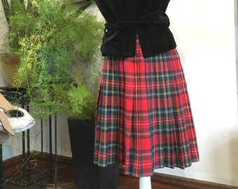 Vintage Red Plaid Wool Skirt//Size 8//Wool  Skirt// Henri Bendel //Made in the USA//Drop Waist//Pleated Skirt