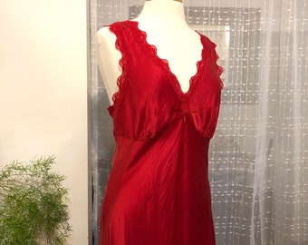 long red nightgown