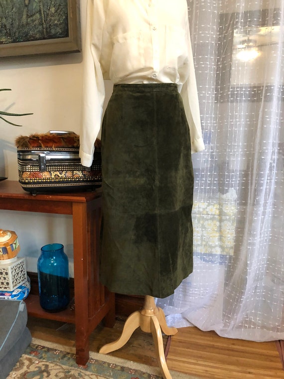 Suede Skirt//Size 10//Brandon Thomas//Green suede