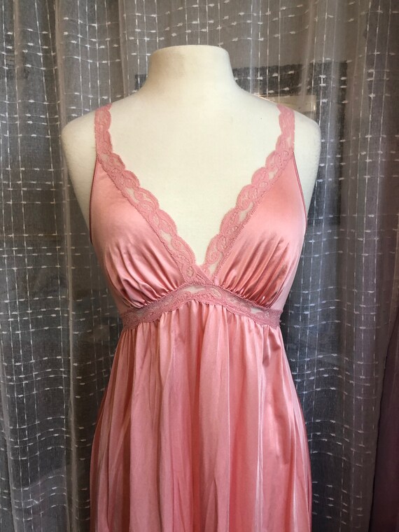 XS 32 Vintage /'70s Olga Shimmery Cotton Candy Pink Nylon Keyhole Nightgown