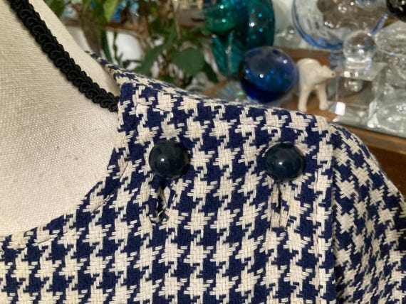 Vintage Mod Houndstooth Wool Cape - Size 8 - image 8