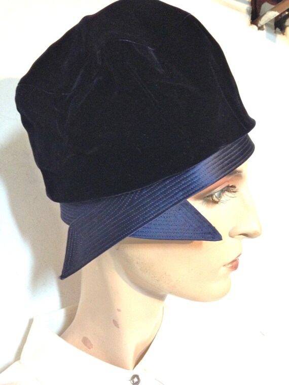 20s// Flapper Hat // Velvet//Blue //Cloche //Blue